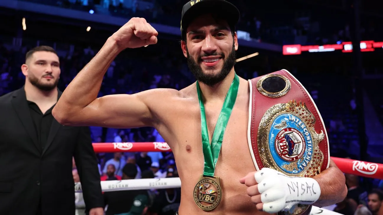 Sheeraz menang, catat TKO atas Berlanga di Ronde 5