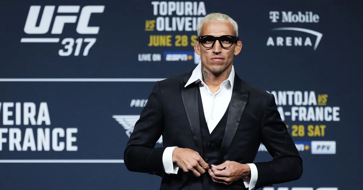 Charles Oliveira Pembunuh Hype 'Illuminated' Siap Kalahkan Ilia Topuria di UFC 317