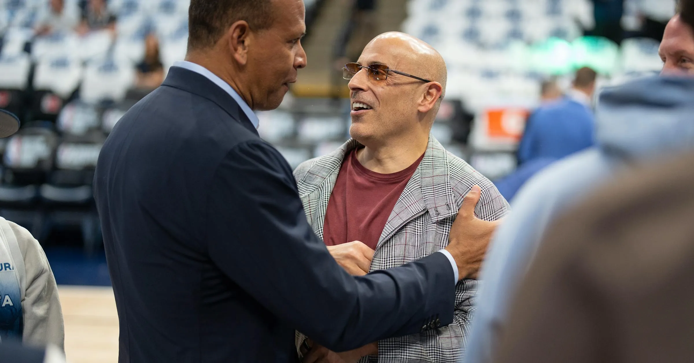 Marc Lore dan Alex Rodriguez Bersumpah Tidak Akan Memindahkan Timberwolves Tetapi Akan Mendorong Arena Baru