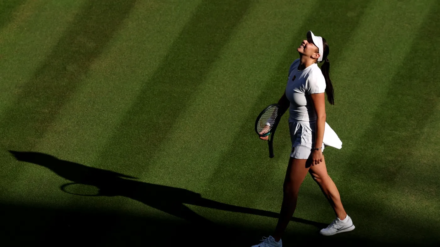 2 tahun lalu, Amanda Anisimova meletakkan raketnya. Sekarang dia di final Wimbledon